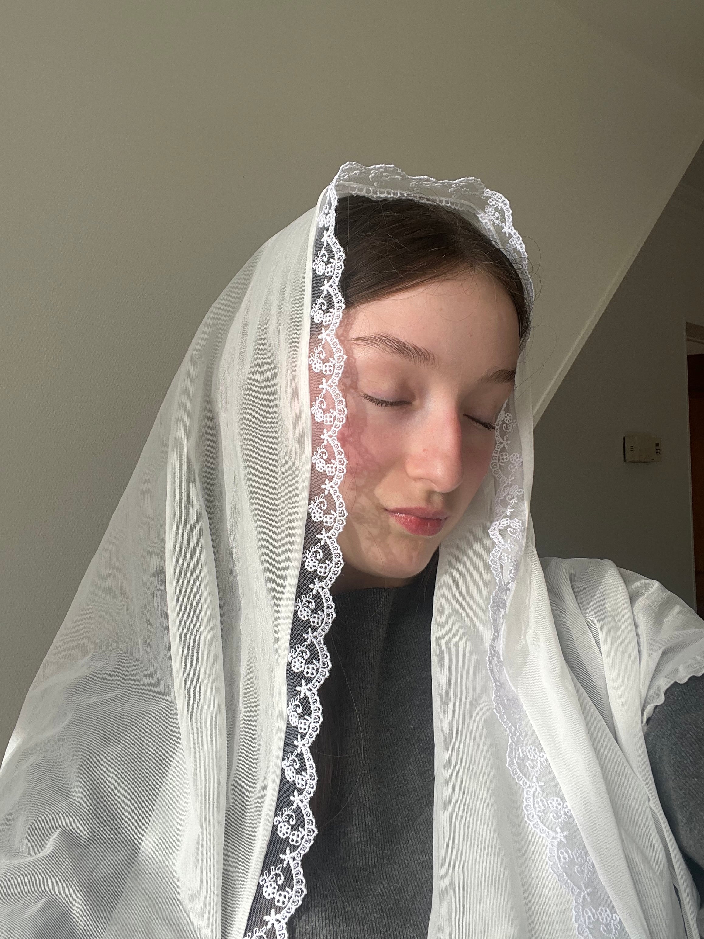 Mantille "Voile de Prière" — Fait Main